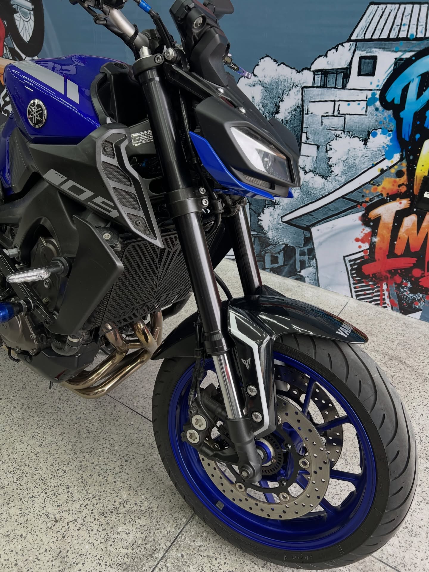 Yamaha MT-09 — Frontal