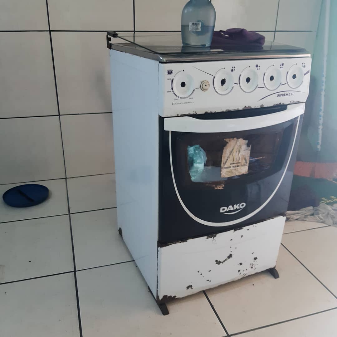 Antes — Fogão Dako — Envelopamento preto brilhante